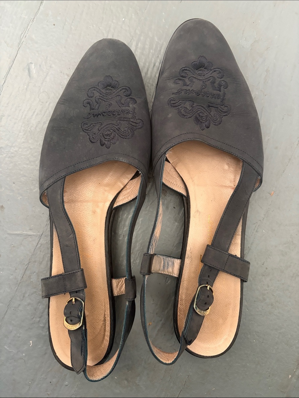 Salvatore Ferragamo VTG Flaminia Blue Embroidered Slingback Flats size 9